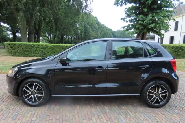 Volkswagen Polo (2012) thumbnail 3