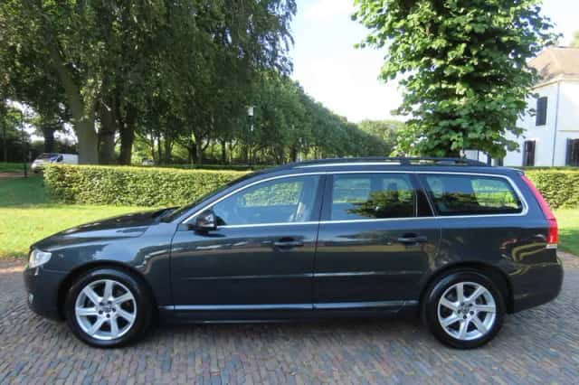 Volvo V70 (2015) thumbnail 3