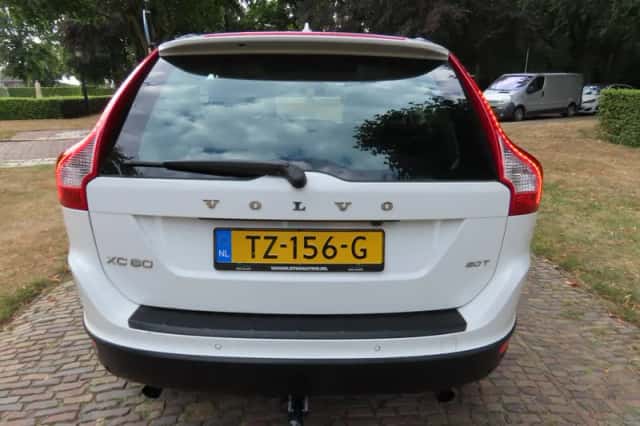 Volvo XC60 (2011) thumbnail 6
