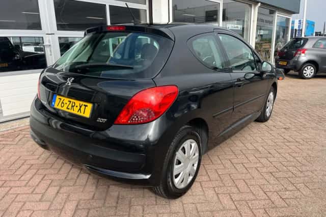 Peugeot 207 (2008) thumbnail 6