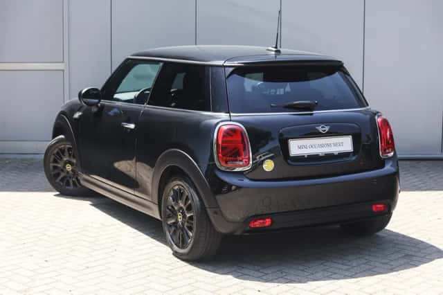 MINI Electric (2022) thumbnail 2