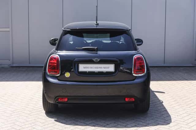 MINI Electric (2022) thumbnail 6