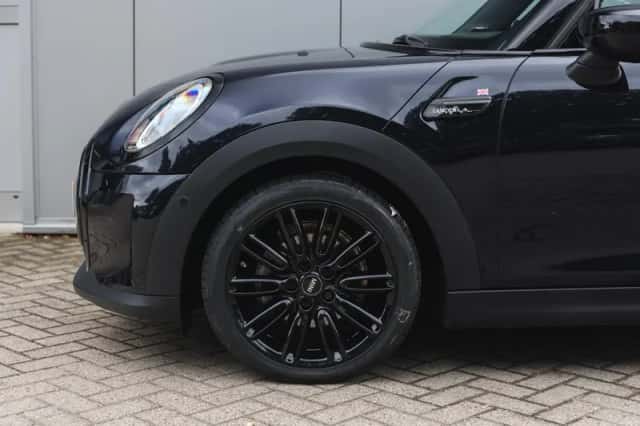 MINI Hatchback (2023) thumbnail 5