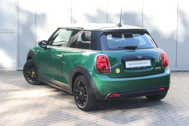 MINI Electric (2022) thumbnail 2