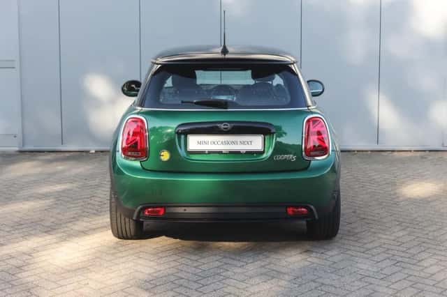 MINI Electric (2022) thumbnail 6