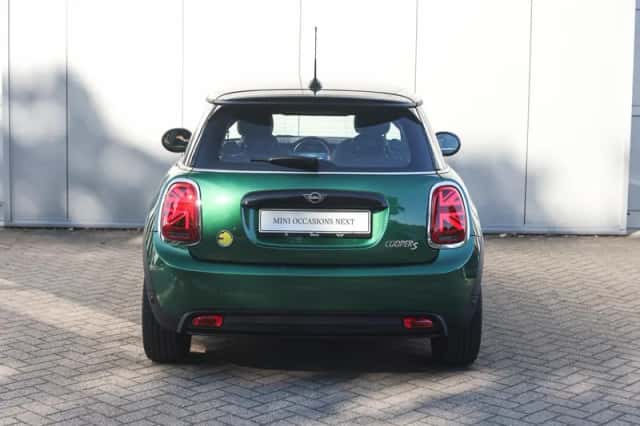 MINI Electric (2022) thumbnail 6