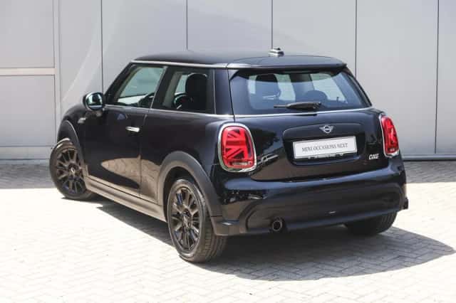 MINI Hatchback (2022) thumbnail 2