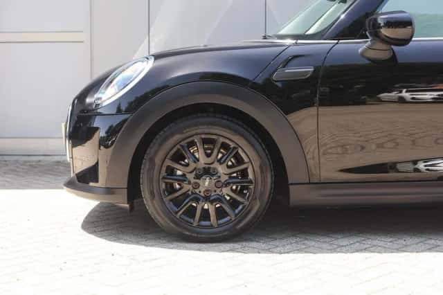 MINI Hatchback (2022) thumbnail 4