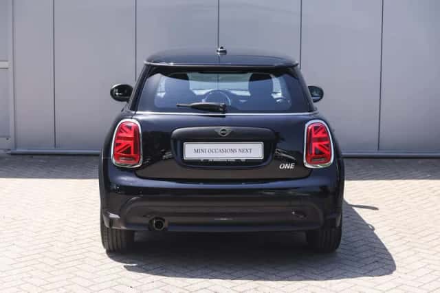 MINI Hatchback (2022) thumbnail 6