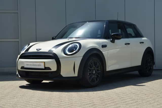 MINI Hatchback (2021) thumbnail 1