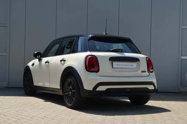 MINI Hatchback (2021) thumbnail 4