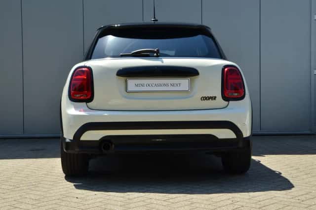 MINI Hatchback (2021) thumbnail 5