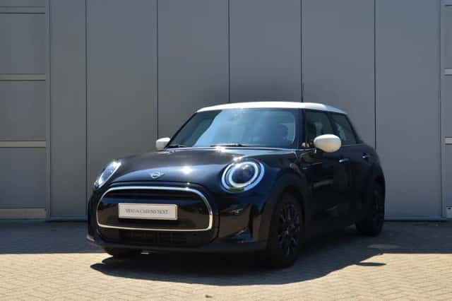 MINI Hatchback (2023) thumbnail 1