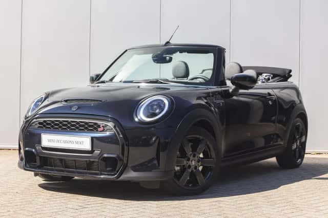 MINI Cabrio (2023) thumbnail 1