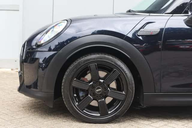 MINI Cabrio (2023) thumbnail 4