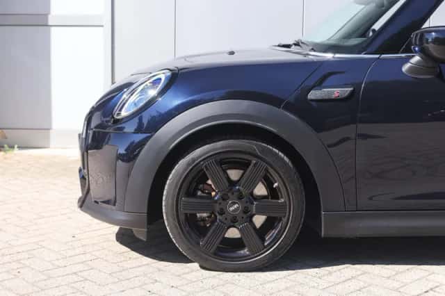 MINI Cabrio (2023) thumbnail 4