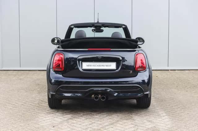 MINI Cabrio (2023) thumbnail 6