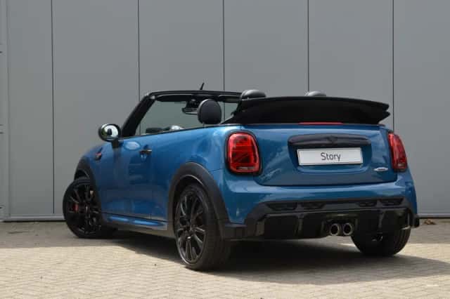 MINI Cabrio (2023) thumbnail 4