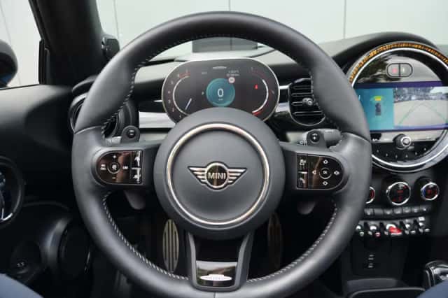 MINI Cabrio (2023) thumbnail 6