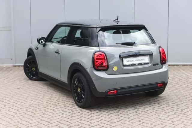 MINI Electric (2022) thumbnail 2