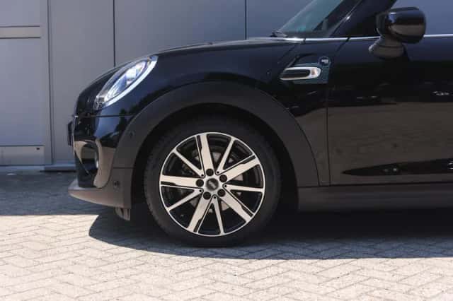 MINI Cabrio (2021) thumbnail 4