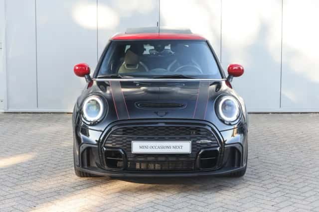 MINI Cooper S (2024) thumbnail 6
