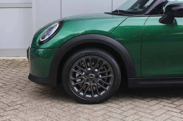 MINI Hatchback (2026) thumbnail 4