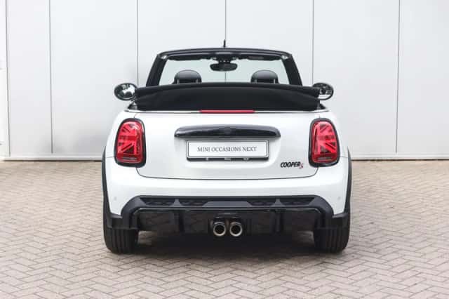 MINI Cabrio (2023) thumbnail 6