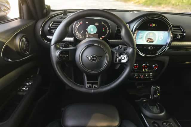 MINI Clubman (2023) thumbnail 3