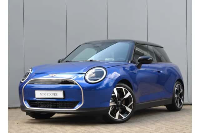 MINI Hatchback (2026) thumbnail 1