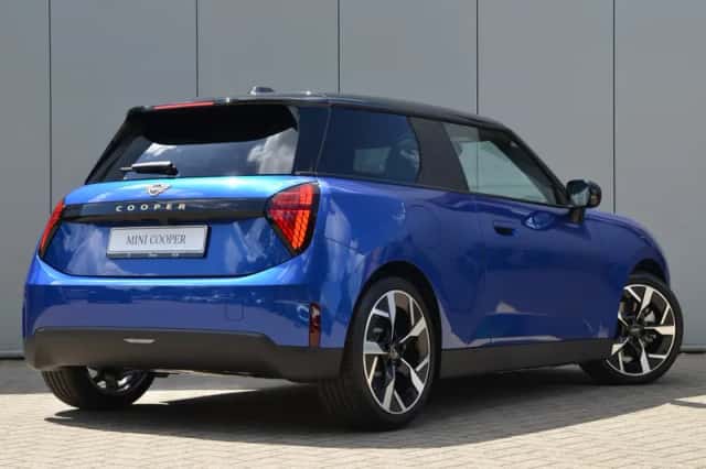 MINI Hatchback (2026) thumbnail 3