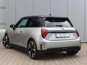 MINI Hatchback (2026) thumbnail 2