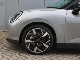 MINI Hatchback (2026) thumbnail 4