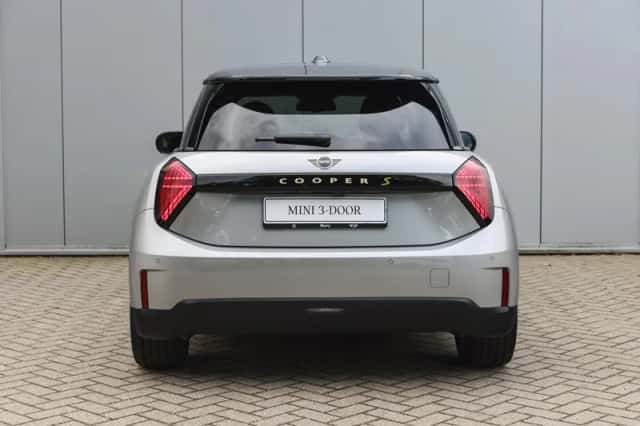 MINI Hatchback (2026) thumbnail 6