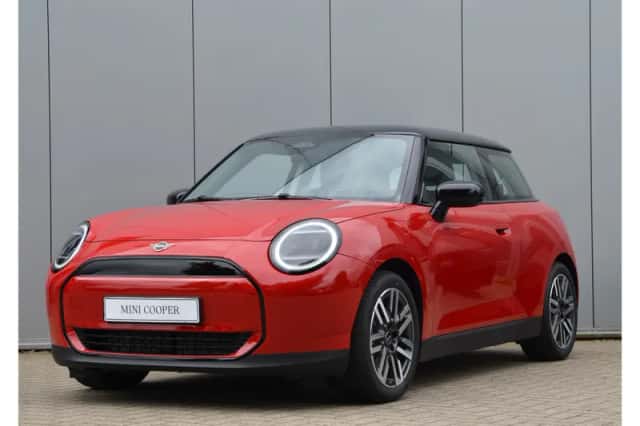 MINI Hatchback (2026) thumbnail 1