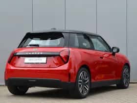 MINI Hatchback (2026) thumbnail 3