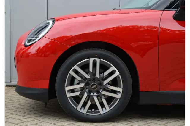 MINI Hatchback (2026) thumbnail 6