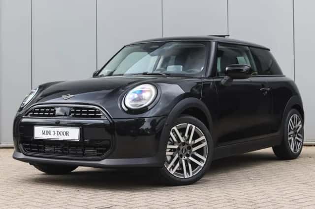 MINI Hatchback (2026) thumbnail 1