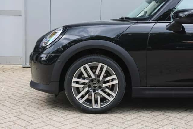 MINI Hatchback (2026) thumbnail 4