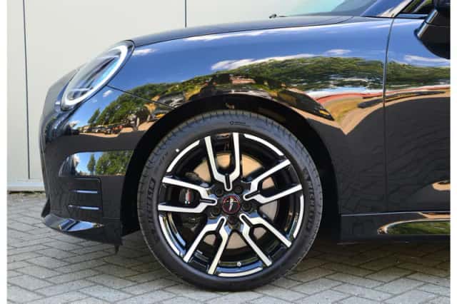 MINI Hatchback (2026) thumbnail 6