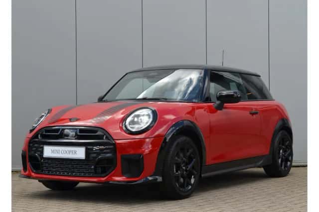 MINI Hatchback (2026) thumbnail 1