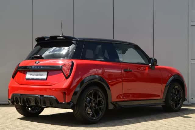 MINI Hatchback (2026) thumbnail 3