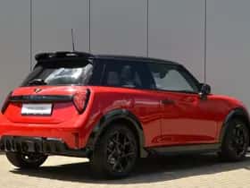 MINI Hatchback (2026) thumbnail 3