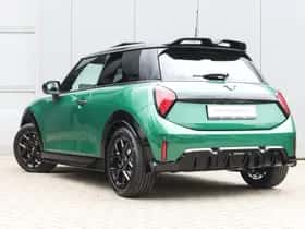 MINI Hatchback (2024) thumbnail 2