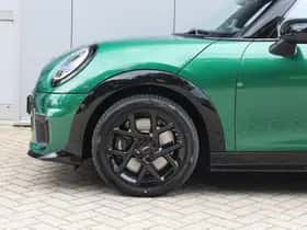 MINI Hatchback (2024) thumbnail 4