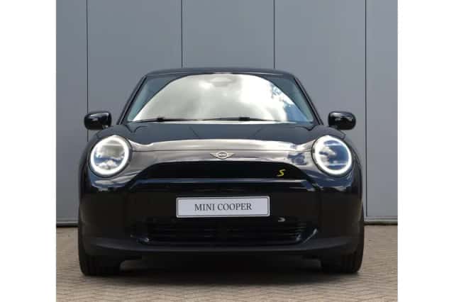 MINI Hatchback (2026) thumbnail 2