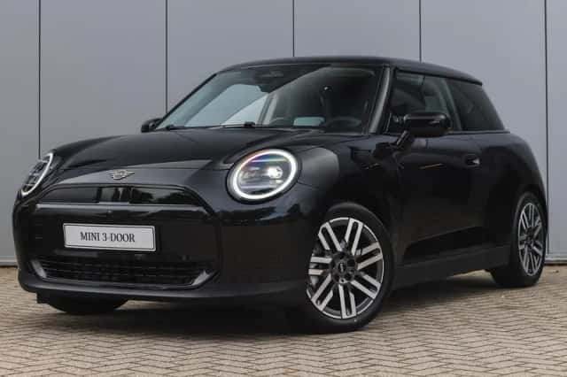 MINI Hatchback (2026) thumbnail 1