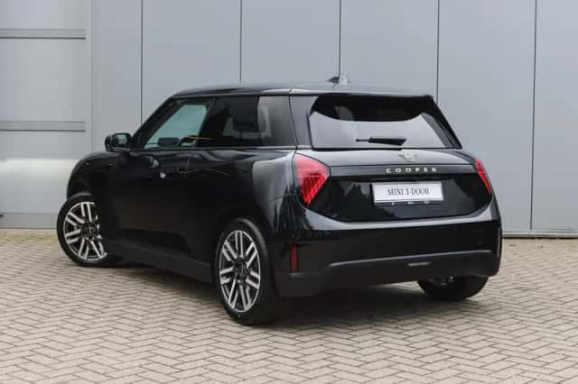 MINI Hatchback (2026) thumbnail 2