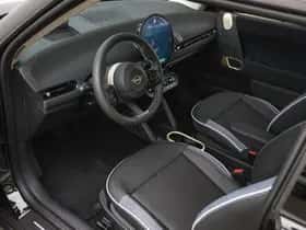MINI Hatchback (2026) thumbnail 3