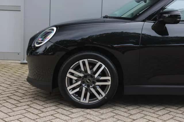 MINI Hatchback (2026) thumbnail 4